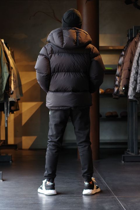 【REIGNING CHAMP】 スウェットパンツでもキメれます！着こなし簡単、シンプルコーディネート