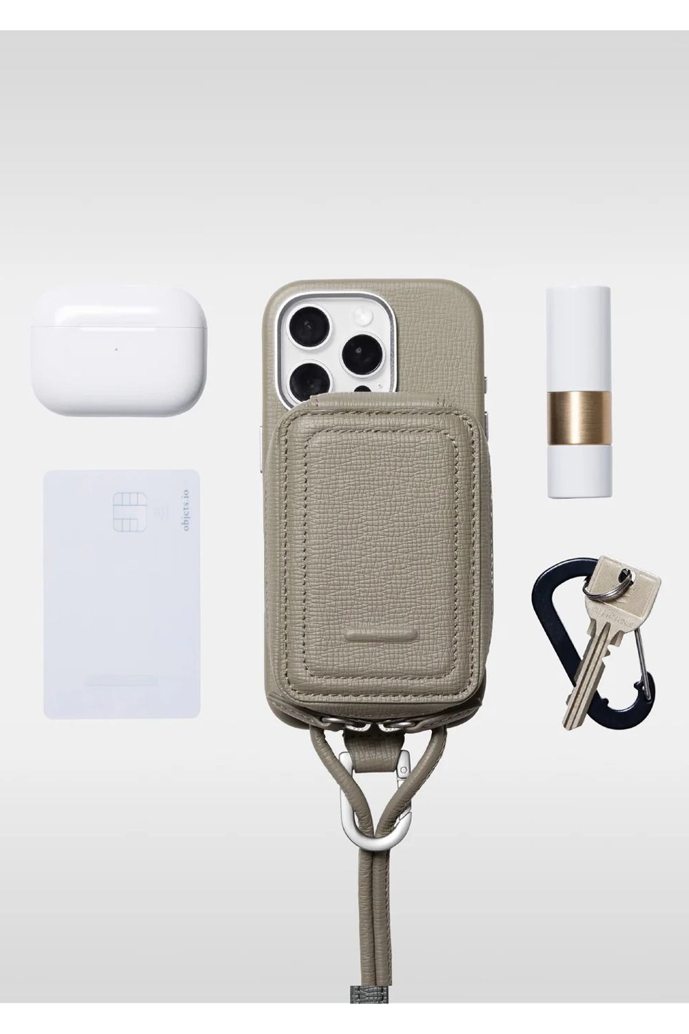 STRAPPED-ACCESSORY-MICROBAG / ストラップ付き MagSafe対応 ショルダーマイクロバッグ (トープ)