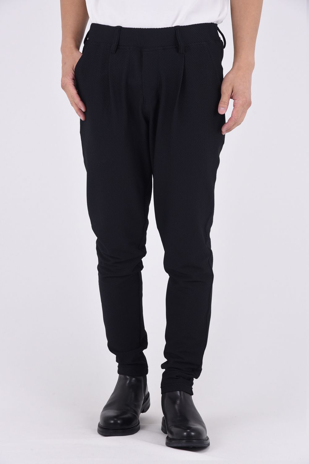 CHRIS EASY TUCK PANTS / ストレッチメッシュトリコット スラックスイージータックパンツ (ブラック)