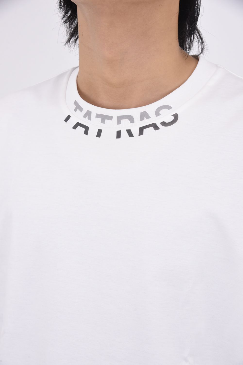 WANDO (ワンド) / ネックロゴ クルーネック Tシャツ ホワイト