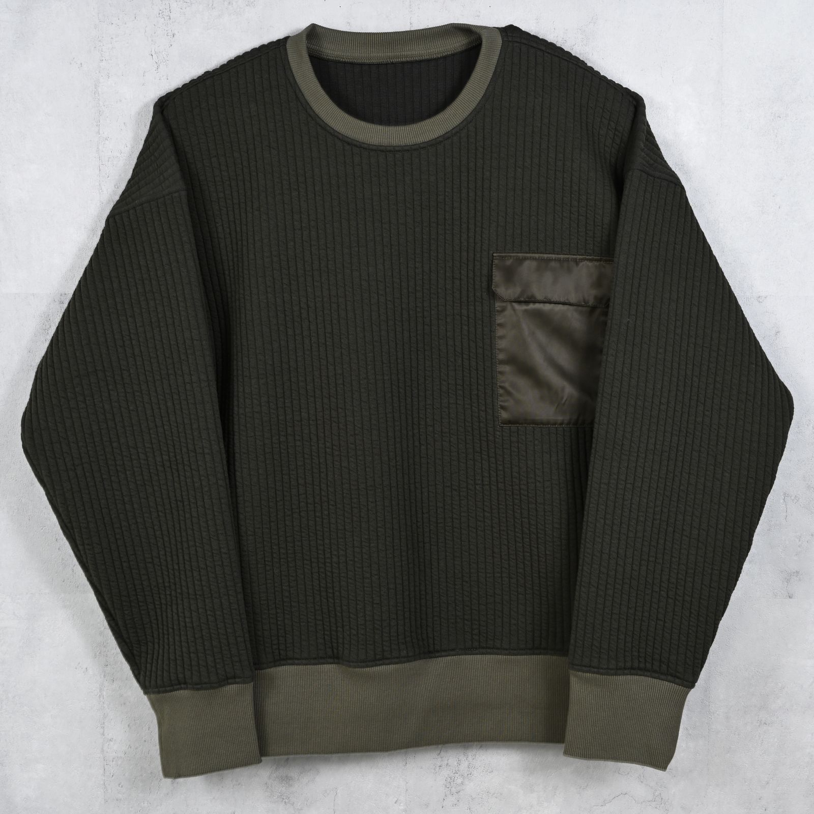 Stripe quilting drop trainer / ストライプキルティング フラップポケット ルーズフィット トレーナー カーキ (9月末入荷予定)