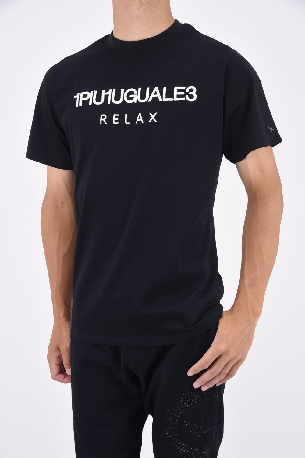 1PIU APPLIQUÉ SHORT-SLEEVED / フロントロゴ 刺繍 半袖Tシャツ ブラック