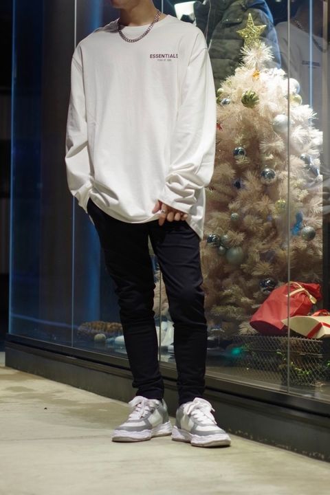 【FOG ESSENTIALS】 ロンT1枚でも雰囲気がでるSTYLE NO.2