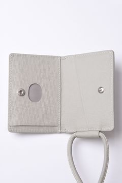 STRAPPED-ACCESSORY-CARDCASE / ストラップ付き MagSafe対応 ショルダーカードケース (ホワイトベージュ)
