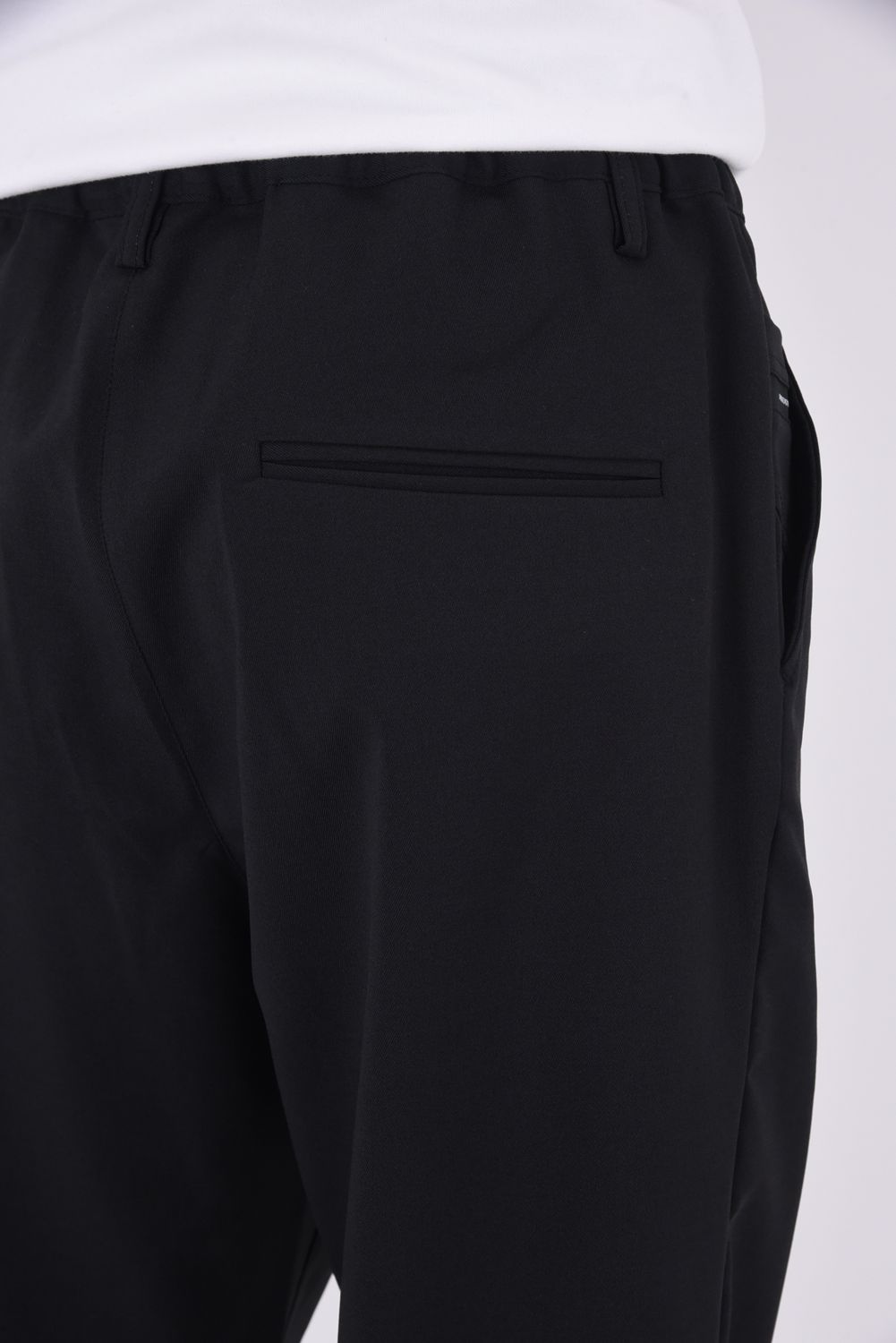 PAT WIDE EASY PANTS / ワイドテーパード イージースラックス (ブラック )
