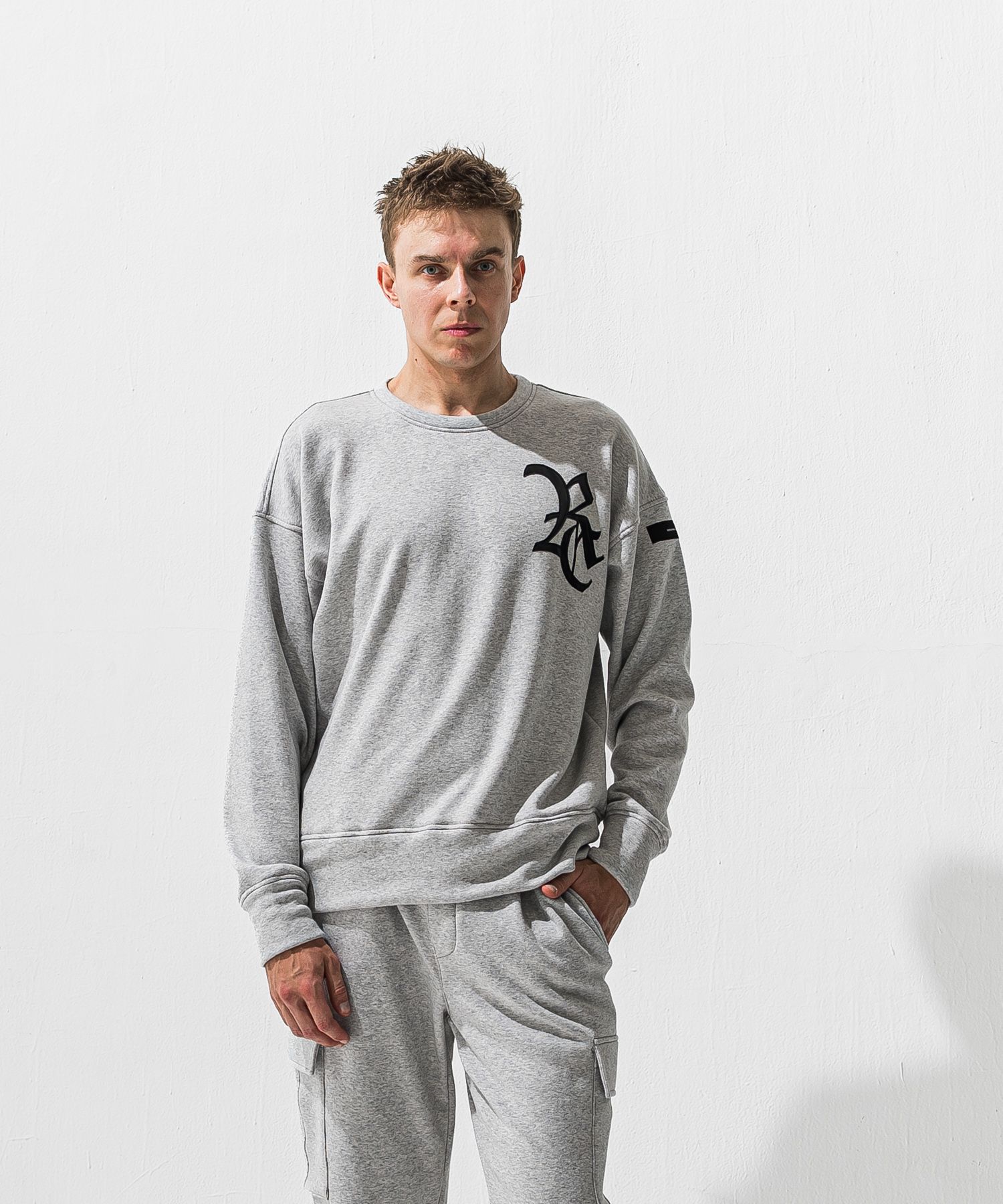 RC CHENILLE VELOURS FLEECE DROP TRAINER / サガラ刺繍ワッペン 裏起毛 ルーズトレーナー (グレー) (11月上旬入荷予定) ※オーダー締切:9月7日(月)17時