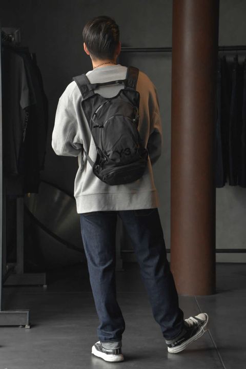 【シンプルな着こなしでも、ディテールで差をつける】