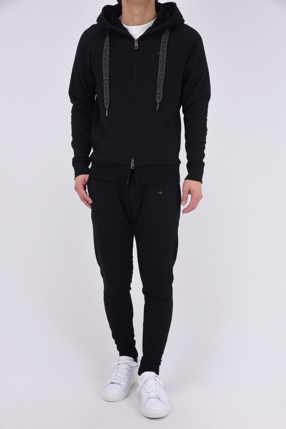 【26SS】 HOOD EMBOSSED LOGO HOODIE / エンボスロゴ ジップパーカー (ブラック)