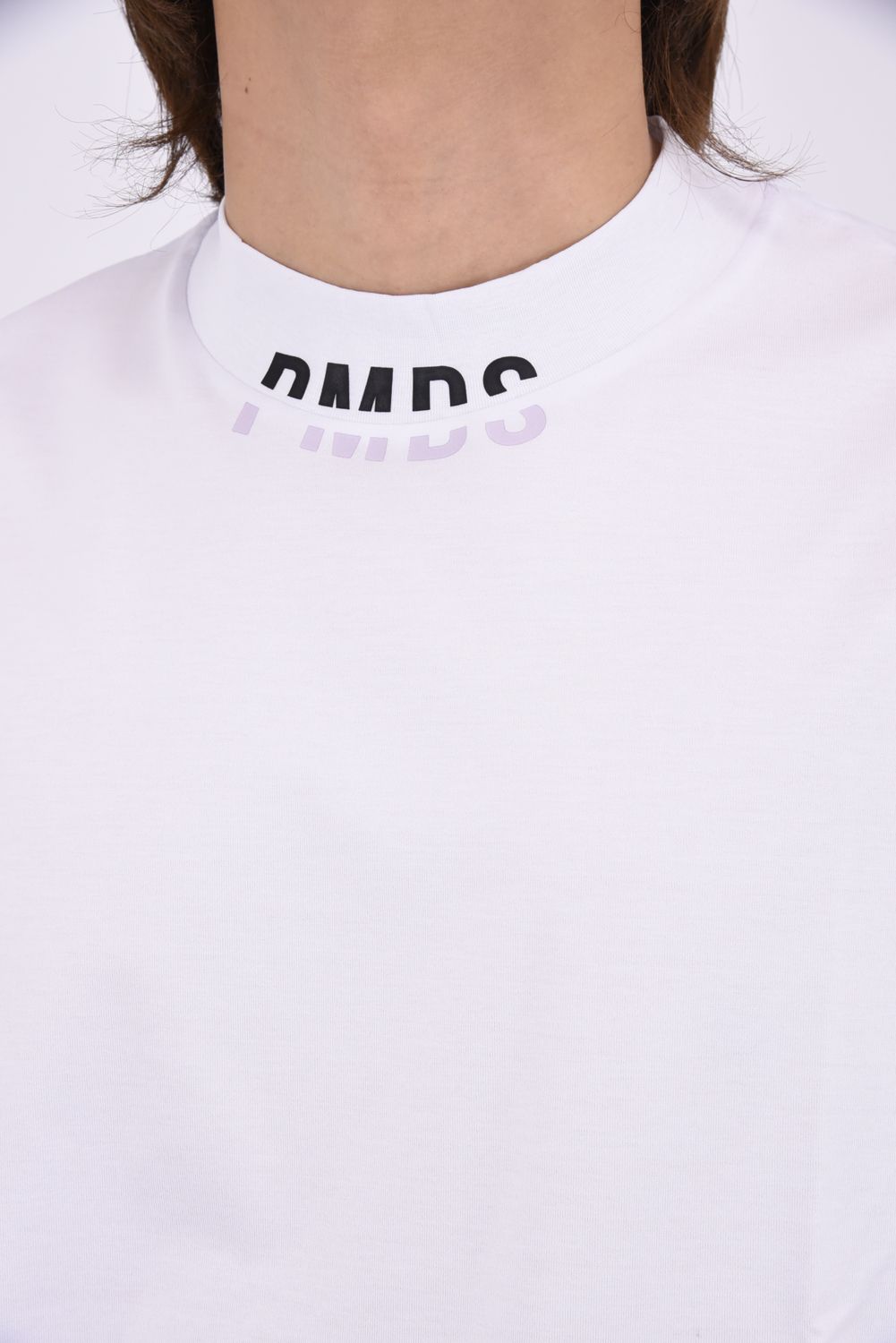【26AW】 NUBY MOCK SLEEVE / ワンポイントロゴ モックネックTシャツ (ホワイト)