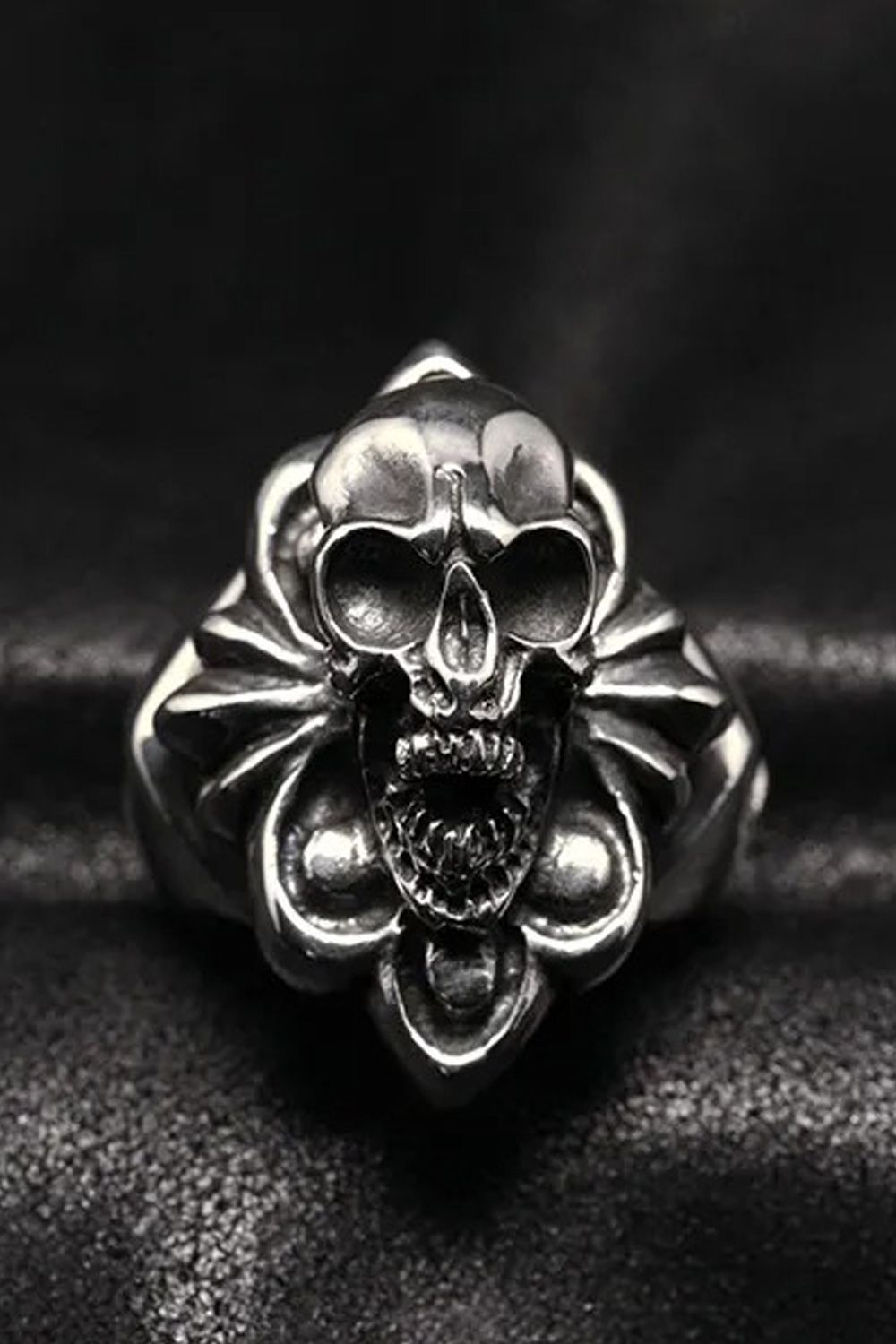 Ring 『Lucy in the Shadow with Distraction 』