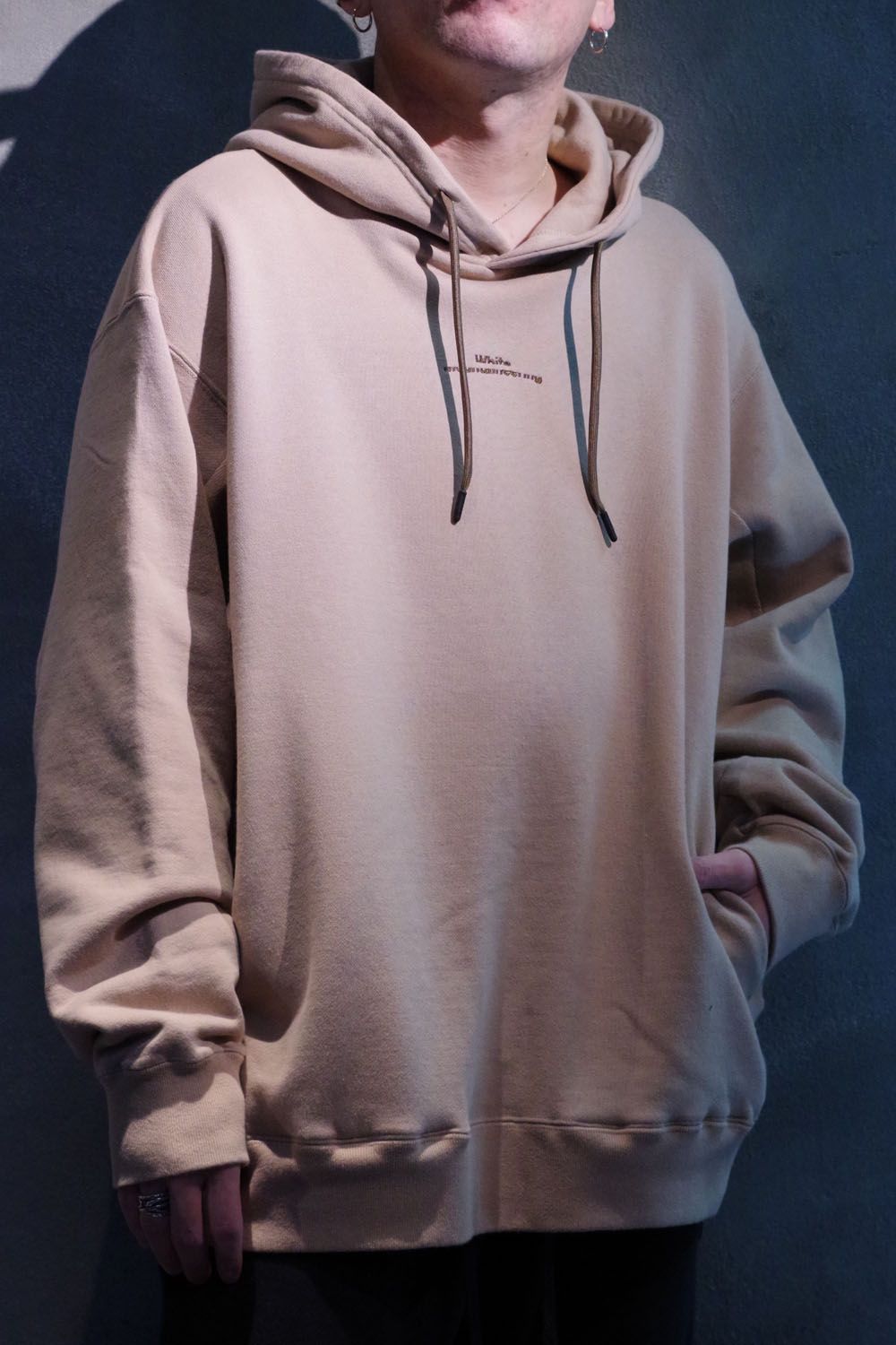 LOGO EMBROIDARY PARKA / ワンポイントロゴ 刺繍  裏毛 プルオーバーパーカー ベージュ