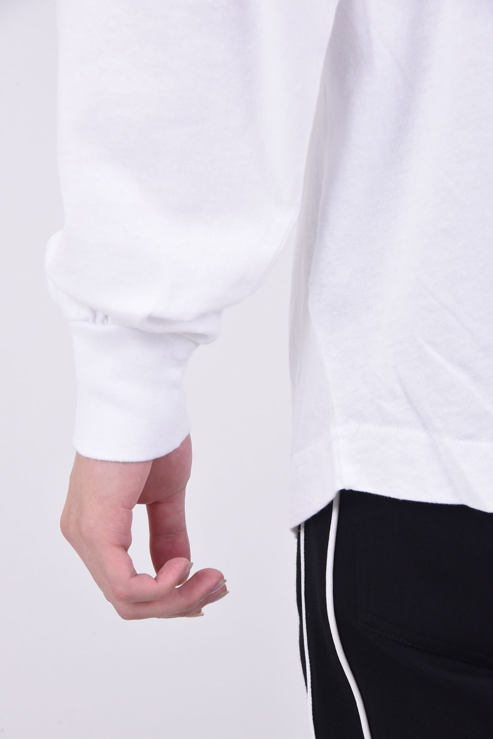 LA SPRAYED LOGOTEE L/S / ロゴプリント スプレー クルーネック ロングスリーブ Tシャツ ホワイト