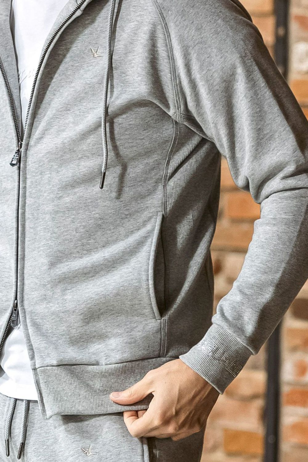 HOODIE WITH RHINESTONE CUFFS / ラインストーンカフスウェットジップパーカー (グレー)