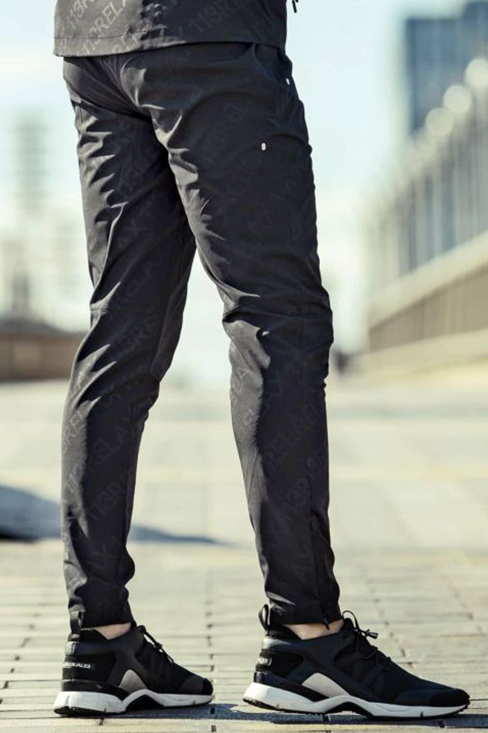 RUNNING DIAGONAL LOGO  PANTS  / ランニング ダイアゴナル ロゴ ロングパンツ ブラック