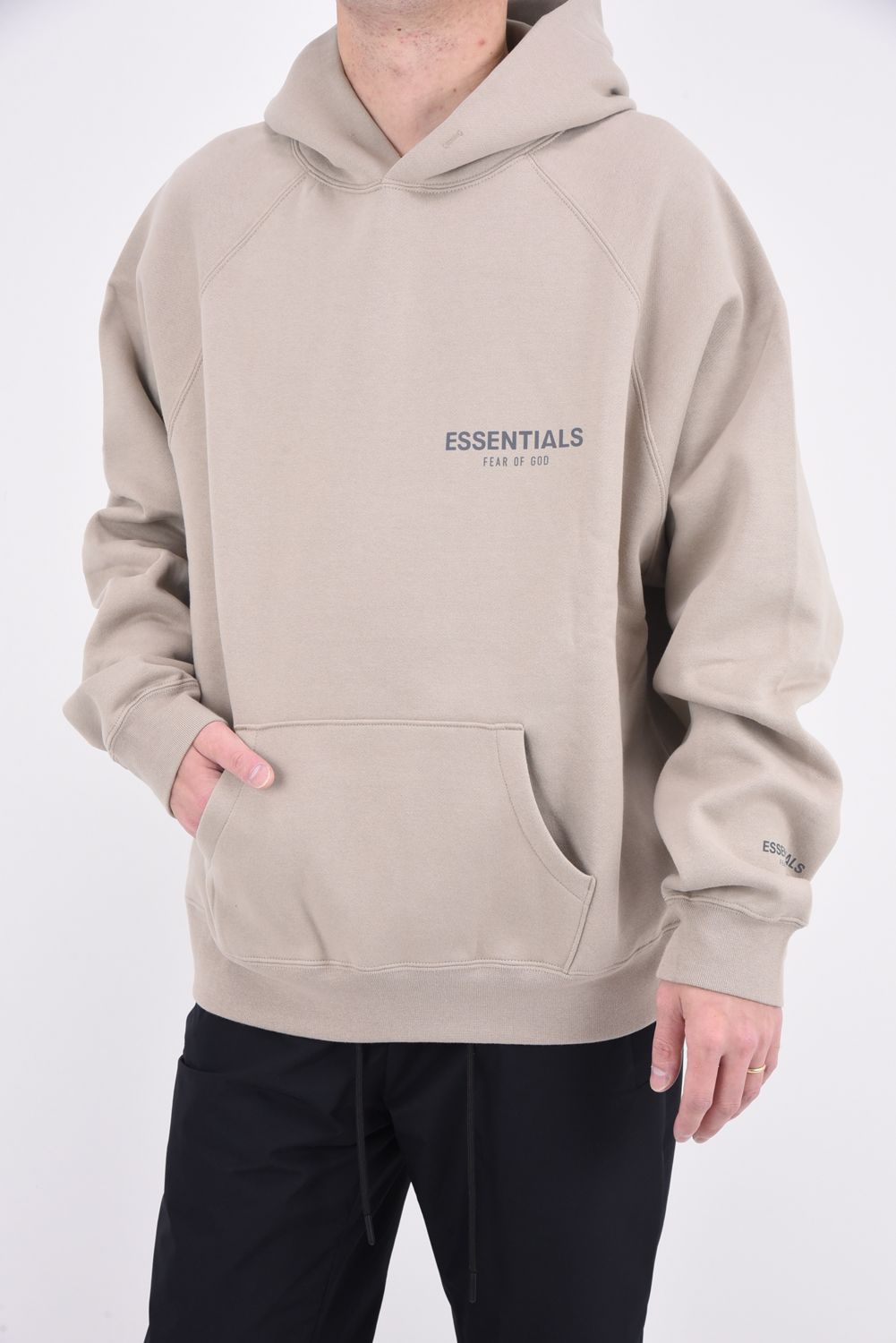 エッセンシャルズ パーカー xxs スモーク　essentialsfearofgod