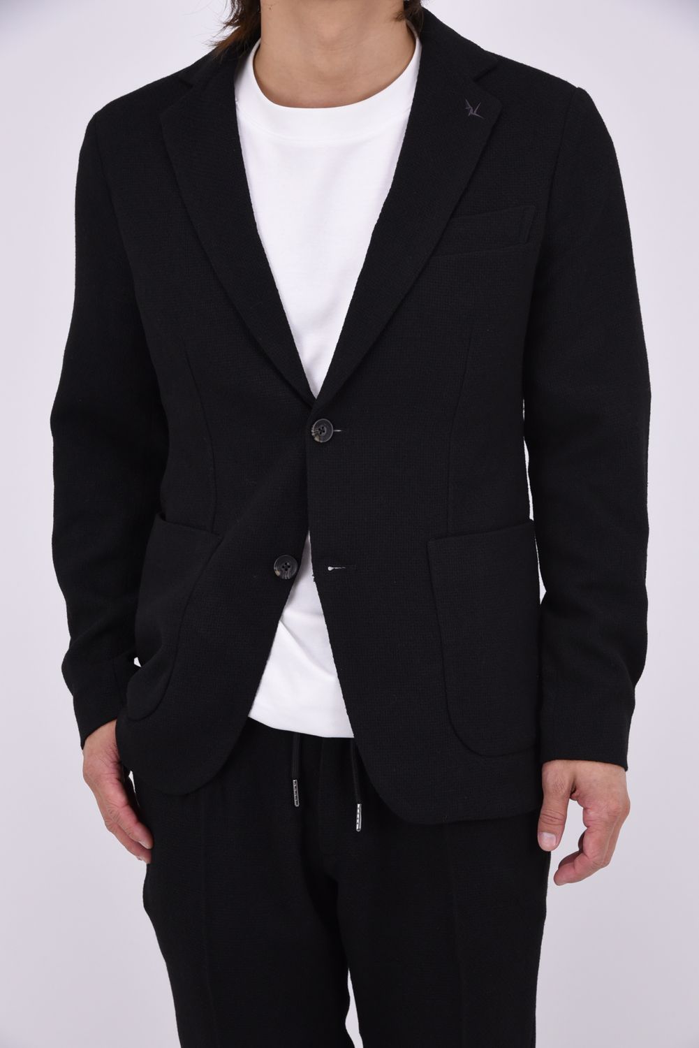 【26AW】【セットアップ】 WOOL-BLEND CAMO-EMBOSSED JACKET & SLACKS / ウール混 エンボスカモフラージュ テーラードシングルジャケット&イージースラックス (ブラック)