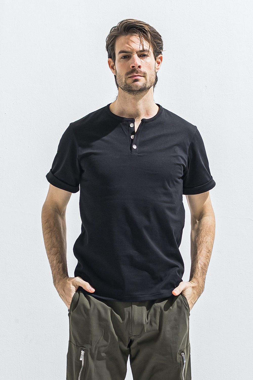 ROLLUP HENRY TEE / ロールアップスリーブ ヘンリーネック Tシャツ （ブラック） (4月中旬入荷予定) ※オーダー締切:2月15日(日)18時