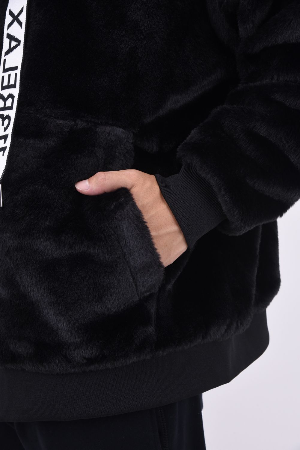 1PIU BOA HOODIE / スピンドル ロゴファーブルゾン ブラック