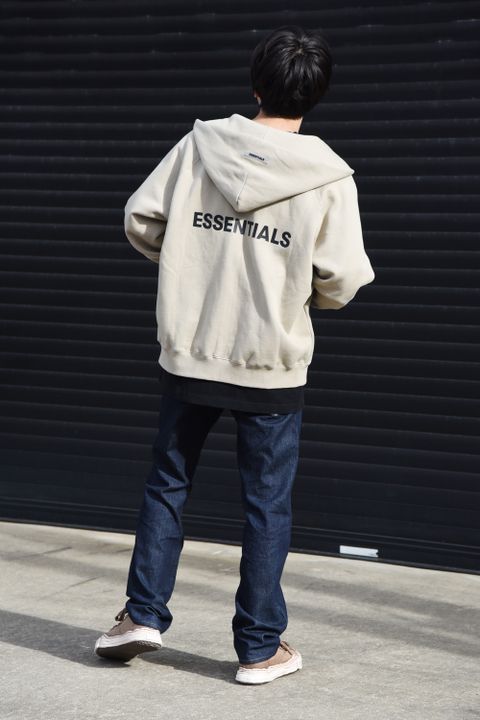 【FOG ESSENTIALS】話題のジップパーカーを使用したスタイル②