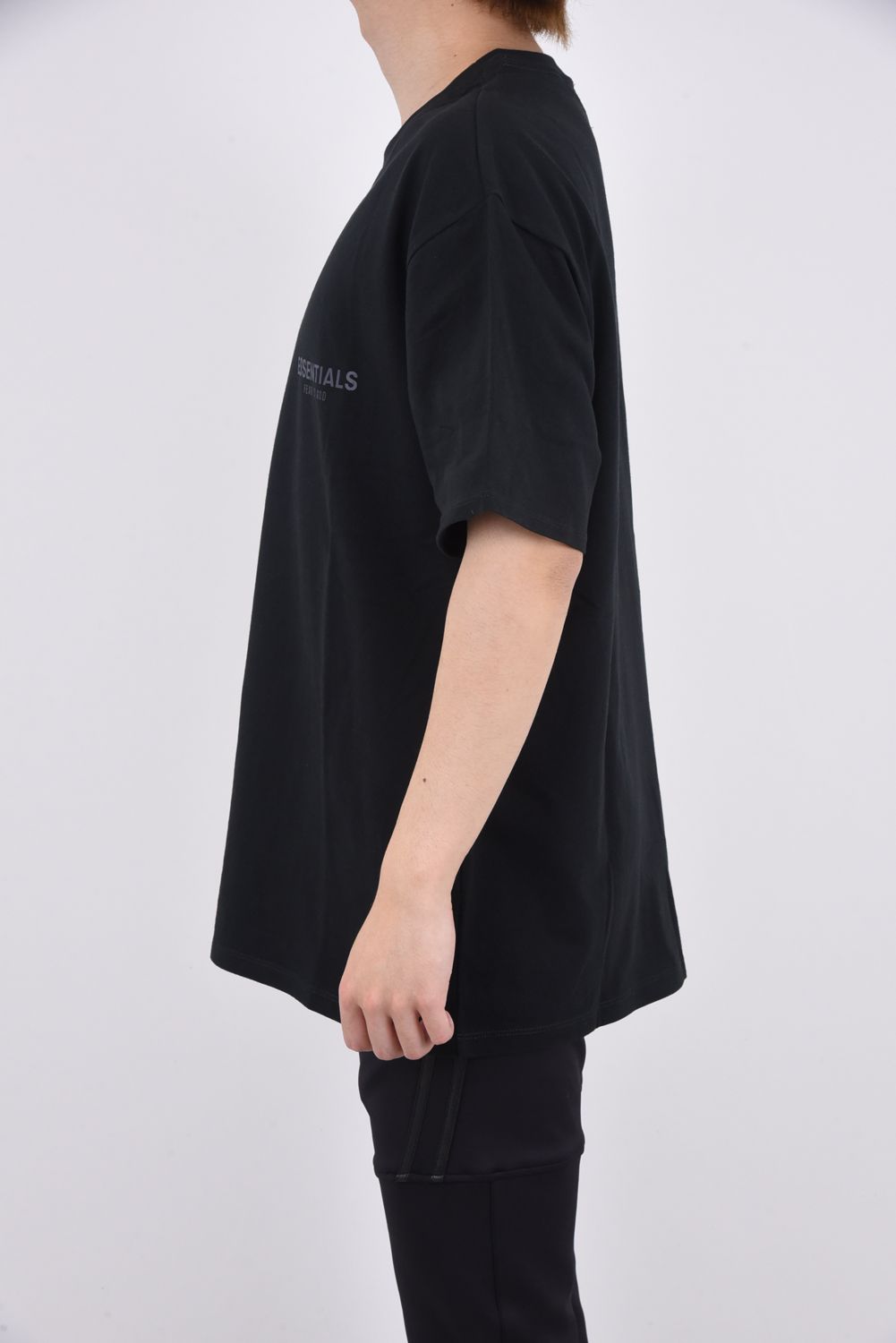 ESSENTIALS ONE POINT LOGO T-Shirt / ワンポイント ロゴ 半袖 Tシャツ ブラック - S