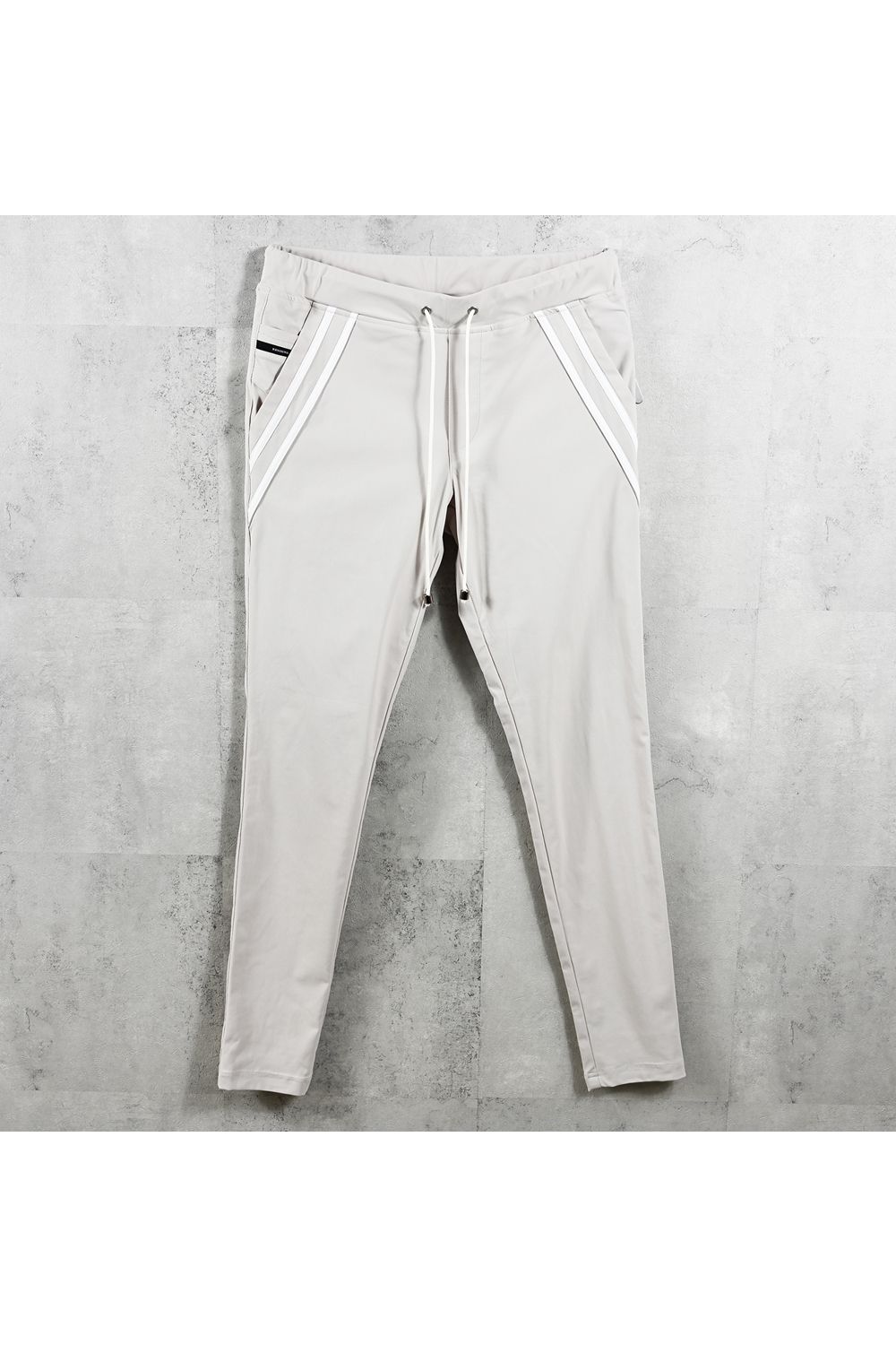 EDGE NYLON PT / 【定番】 ナイロンマイクロファイバー エコレザーライン スキニーイージーパンツ (グレージュ) (4月末頃入荷予定) ※オーダー締切:2月15日(日)18時