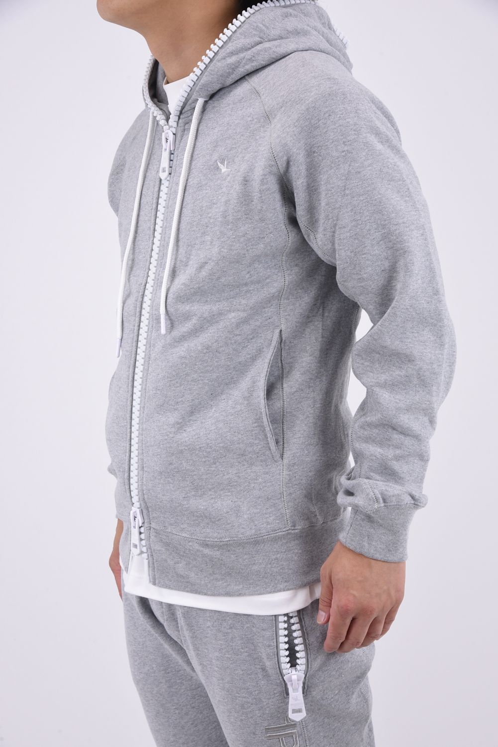 BIG ZIP BACK LOGO HOODIE / ビッグジップ バックロゴ フーディ トップグレー