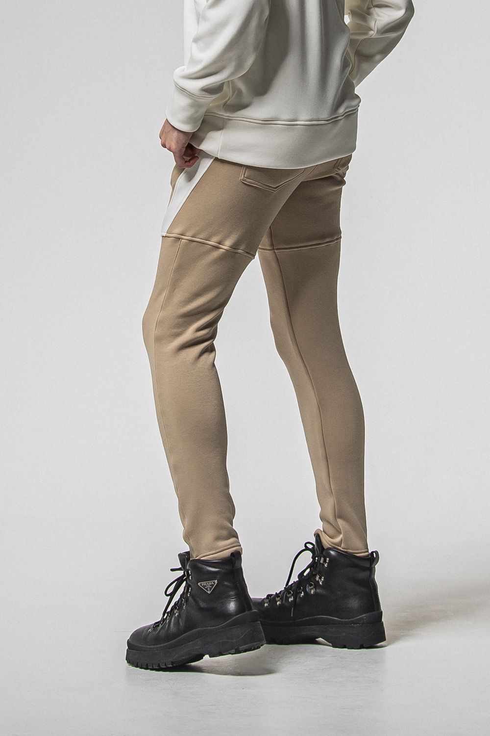 VELOURS FLEECE TYLER PANTS / ベロアフリースボア スキニータイト サイドライン イージーパンツ (ブラウン) (11月中旬入荷予定) ※オーダー締切：9月1日(月)18:00