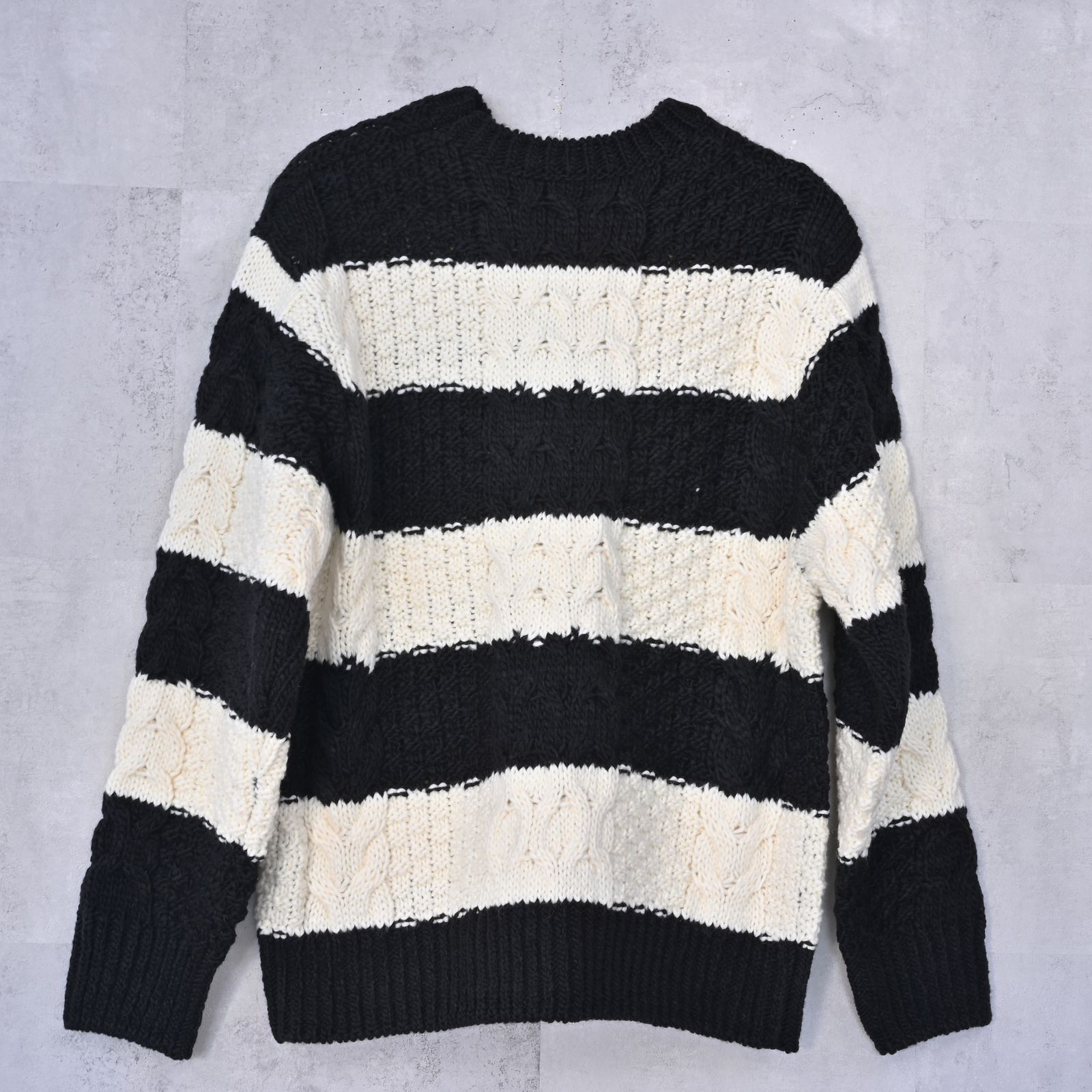 CABLE LAW SWEATER / ケーブル編み ローゲージセーター (ブラック/ホワイト) (10月下旬入荷予定) ※オーダー締切:9月7日(月)17時