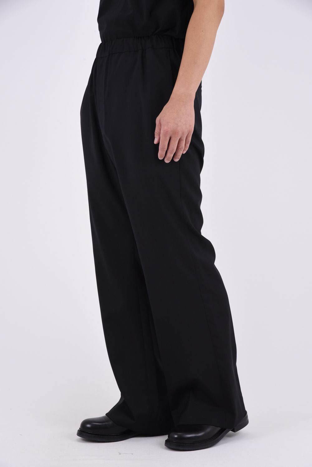 TWILL SOFT FLARE PANTS / ツイル ソフトフレアパンツ (ブラック)