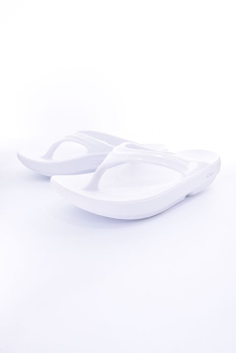 【国内正規品】 OOlala / ウーララ リカバリートングサンダル ホワイト