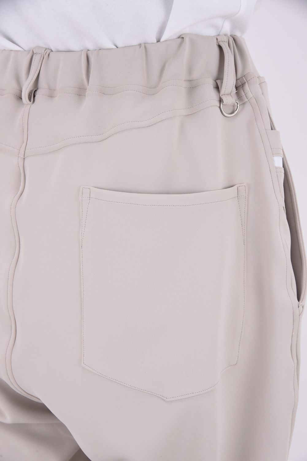 EMILIO DB WIDE PANTS / ダンボール素材 接触冷感 エコレザーコインポケット スラックス型イージーワイドパンツ (グレージュ)