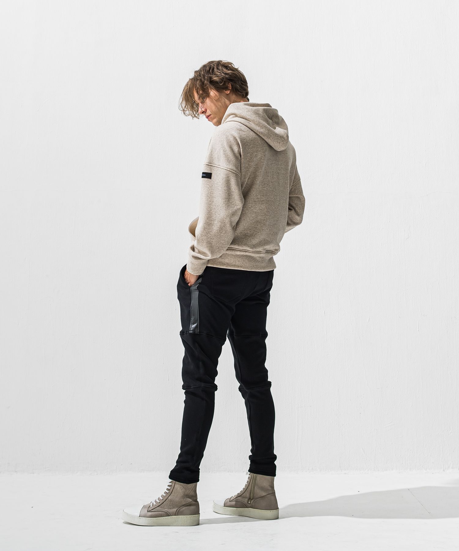 RC VELOURS FLEECE HOODIE / RCレザーワッペン 裏起毛ルーズフーディー (ブラウン) (11月上旬入荷予定) ※オーダー締切:9月7日(月)17時