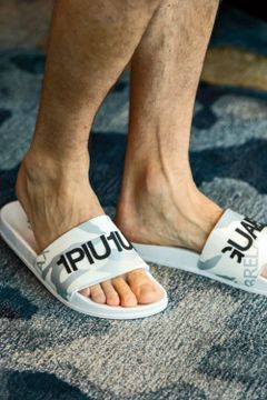 CAMO PATTERN SANDALS / ロゴ オリジナルカモフラ柄 シャワーサンダル ホワイトカモ