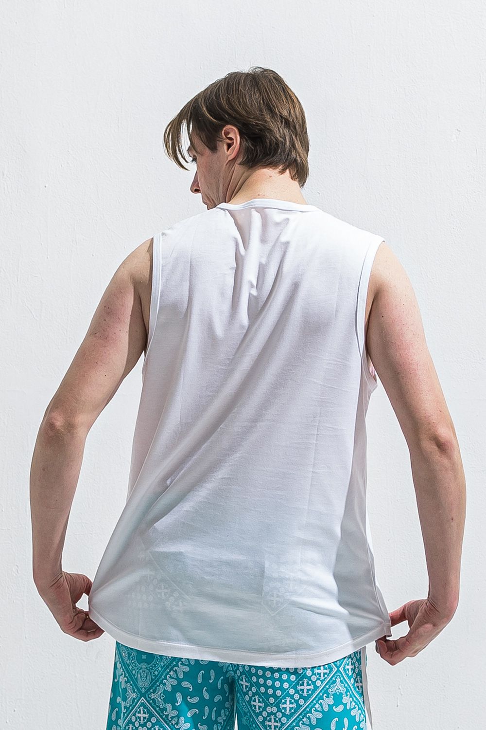 OVER NO SLEEVE / サイドロゴ オーバーサイズ ノースリーブ （ホワイト） (6月上旬入荷予定) ※オーダー締切:2月15日(日)18時