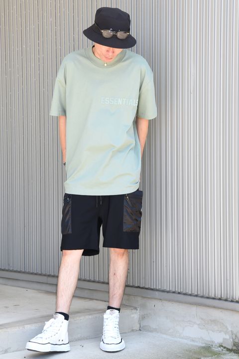 【FOG ESSENTIALS】 最新コレクションのアイテムを使用したストリートカジュアルスタイル ①
