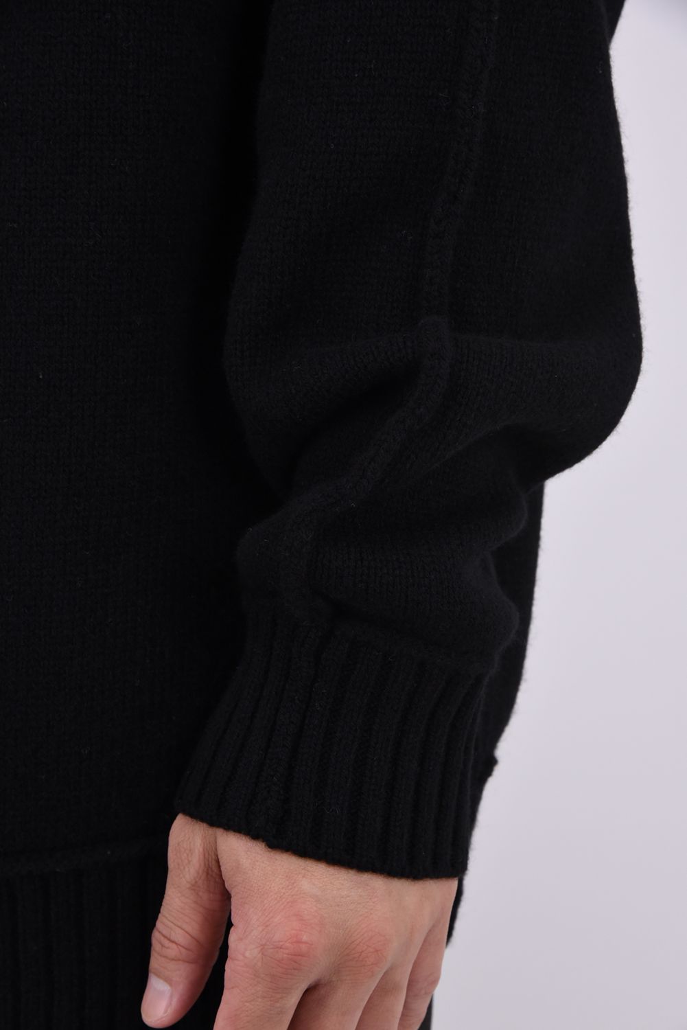 SEAM DETAIL CREWNECK / シーム ディテール クルーネック ニット (ブラック)