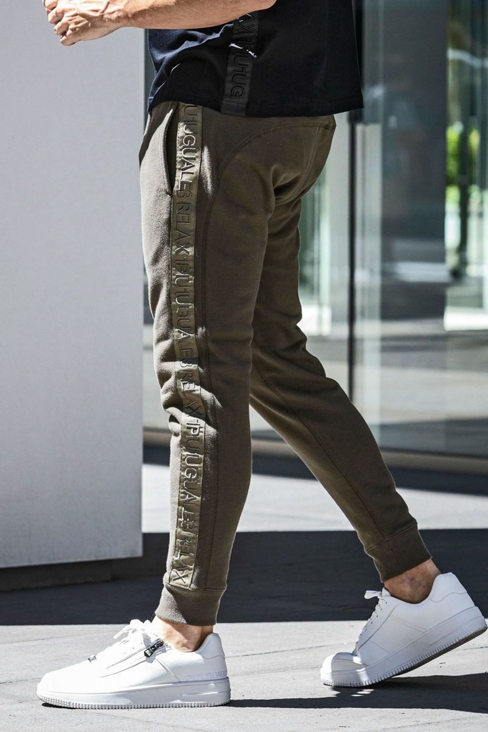 TAPE LOGO LONG PANTS / テープロゴ ロングパンツ (カーキ)