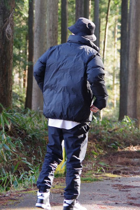 【NANGA】 AURORA STAND COLLAR DOWN JACKETを使用したおススメのアウトドアスタイル ②