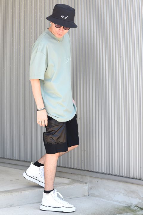 【FOG ESSENTIALS】 最新コレクションのアイテムを使用したストリートカジュアルスタイル ①