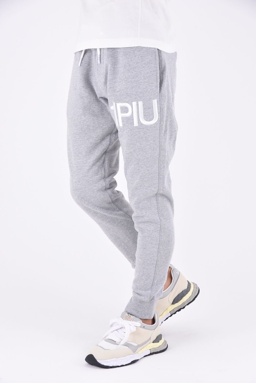 1PIU LOGO HEAVY PANTS / 1PIUロゴ刺繍 スウェットパンツ トップグレー