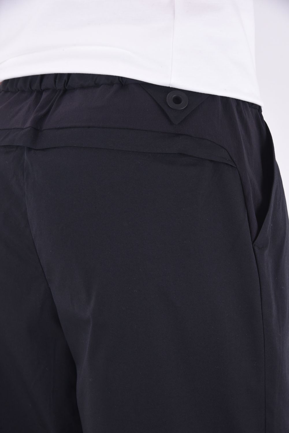 White Mountaineering - 【BLK】 SOLOTEX 3 TUCKED EASY TAPERED PANTS 