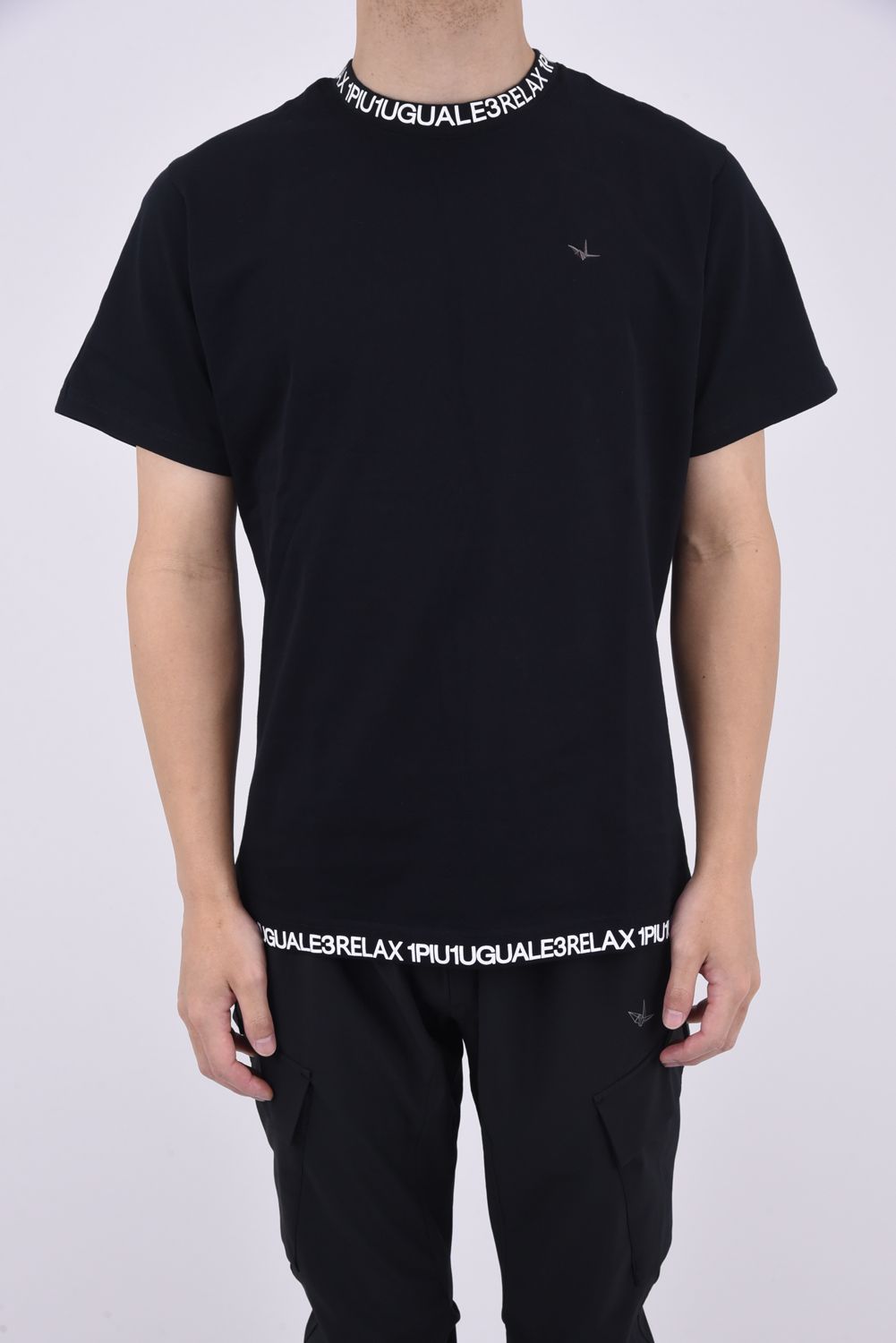 1PIU1UGUALE3 RELAX - COLLAR LOGO T-SHIRT / ネックロゴ 半袖Tシャツ