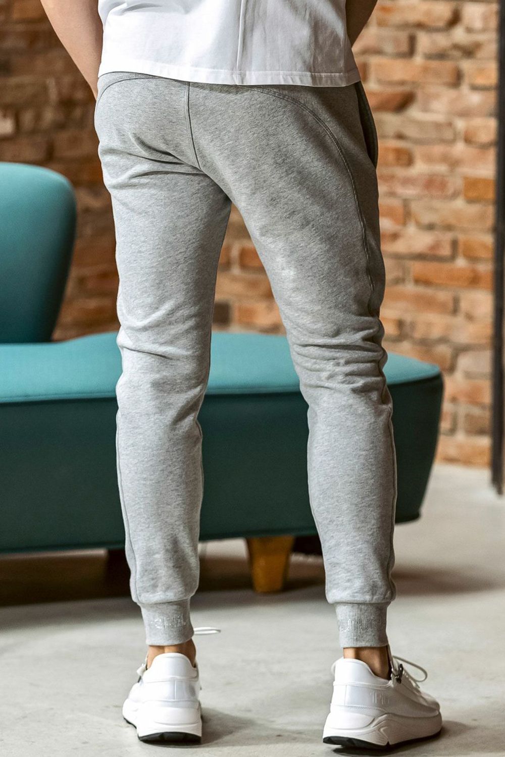 JOGGER PANTS WITH RHINESTONE CUFFS / ラインストーンヘムスウェットジョガーパンツ (グレー)