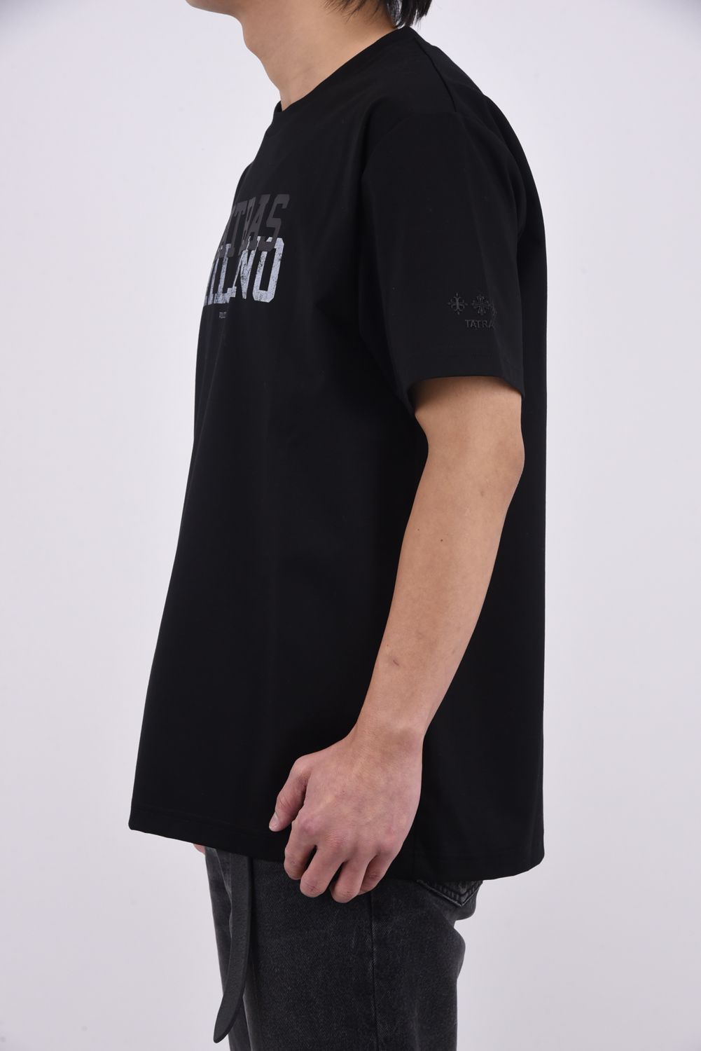 INIGO (イニゴ) / フロントロゴ クルーネック Tシャツ ブラック