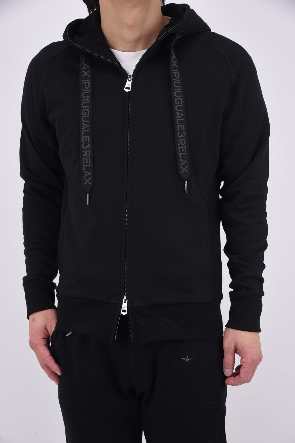 【26SS】 HOOD EMBOSSED LOGO HOODIE / エンボスロゴ ジップパーカー (ブラック)