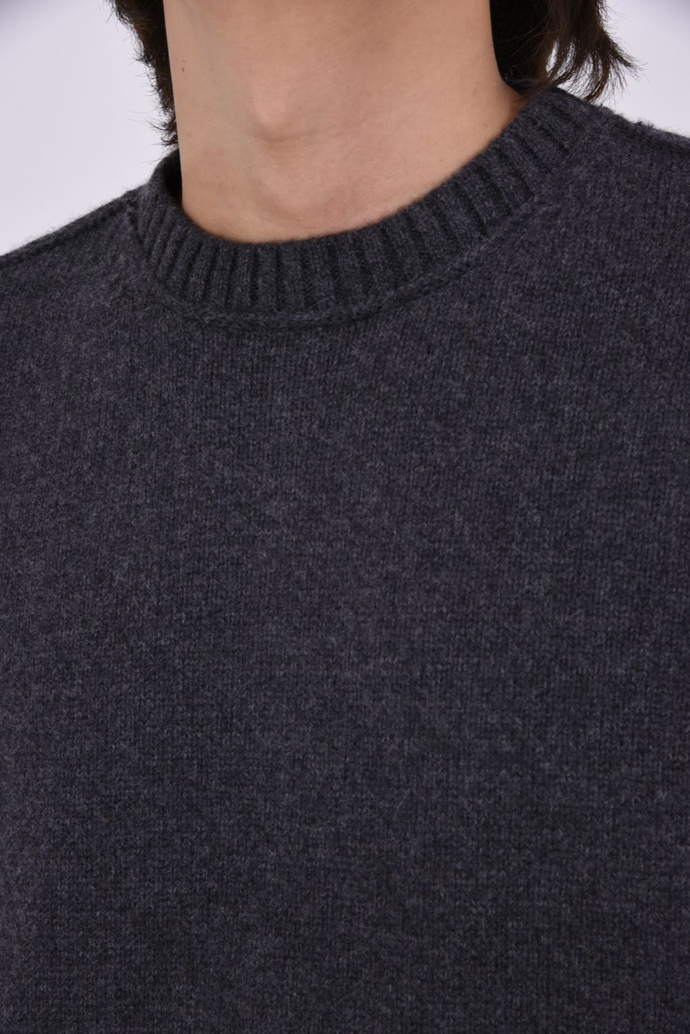 SEAM DETAIL CREWNECK / シーム ディテール クルーネック ニット (チャコールグレー)