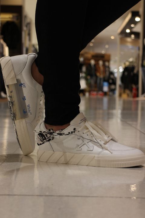 【 OFF-WHITE 】2020AWスタイル