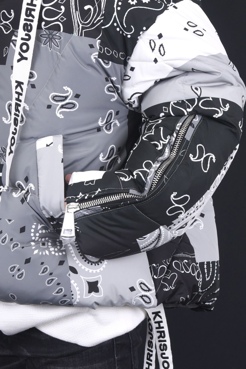 PUFF KHRIS PATCH BANDANA / パッチバンダナプリント ダウンジャケット ミックス