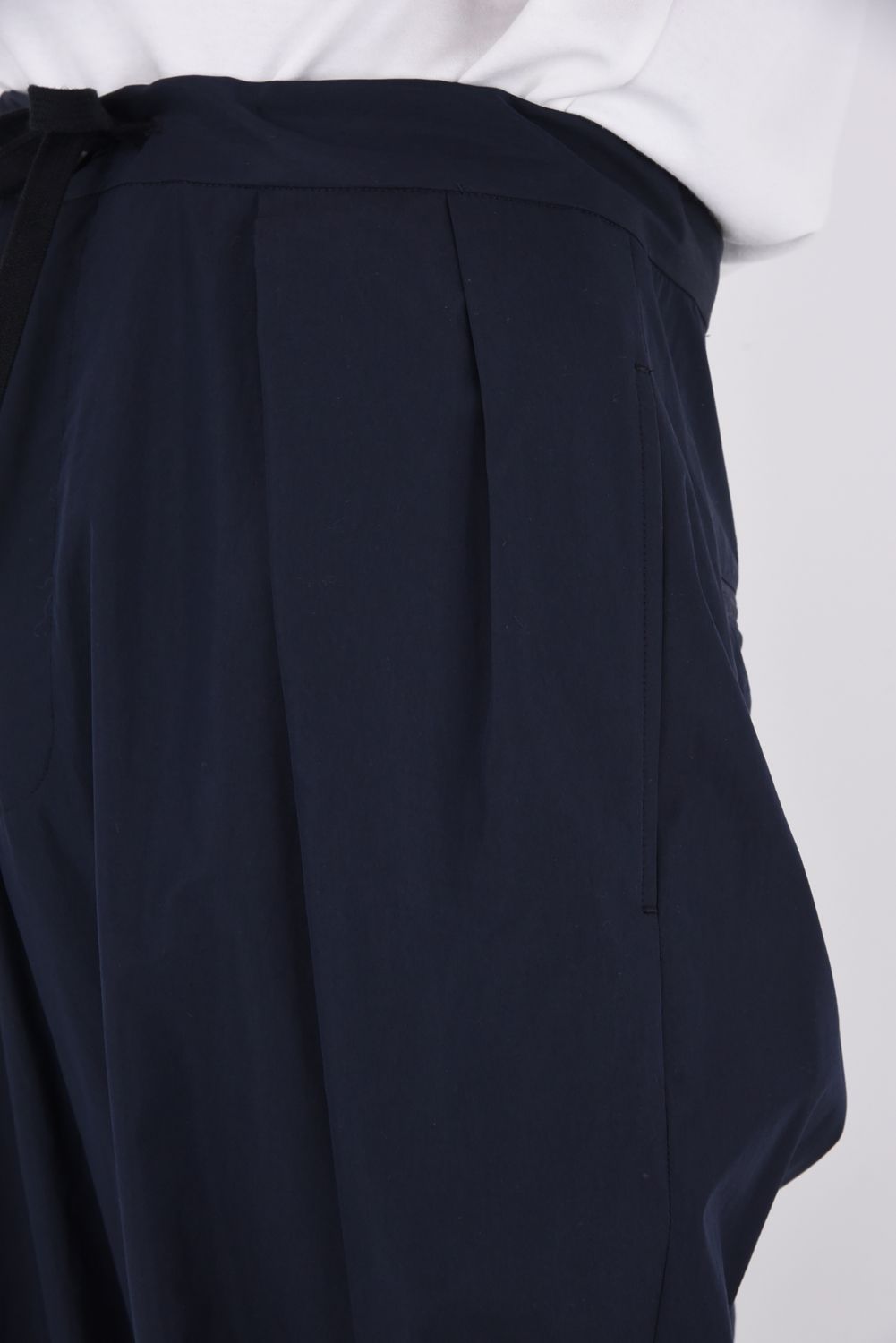 DRAWSTRING WIDE TROUSERS / ドローストリング ワイドパンツ (ネイビー）