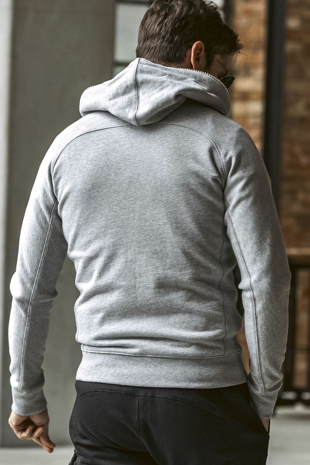 GLITTER ZIP + PLATE HOODIE / シルバーロゴプレートスウェットパーカー (グレー) (9月上旬入荷予定)